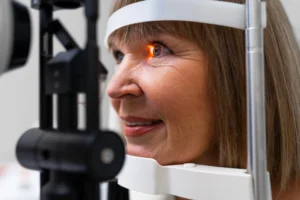 Szemészeti vizsgálat - szürkehályog - látásvizsgálat - zöldhályog - glaukóma